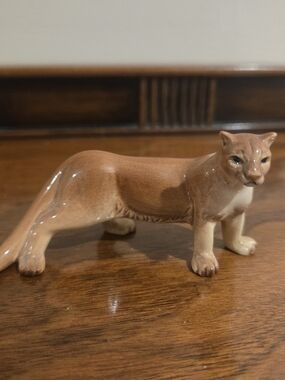 American Vintage Brown and Tan Ceramic Cougar Figurine
